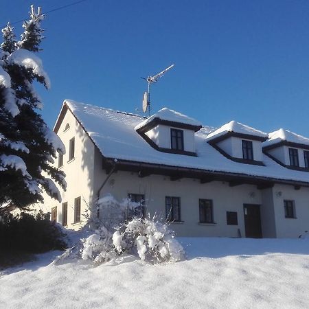 Restaurace A Penzion Jilm Jilemnice Buitenkant foto