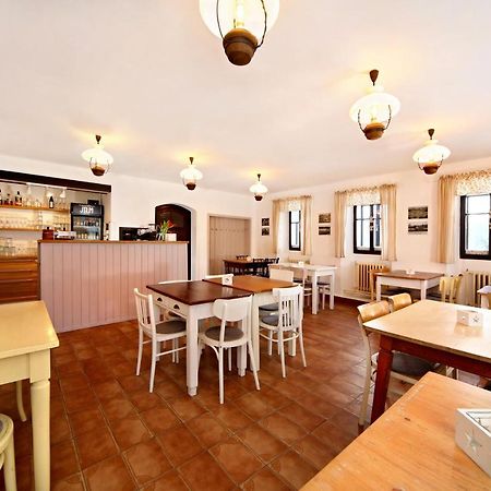 Restaurace A Penzion Jilm Jilemnice Buitenkant foto