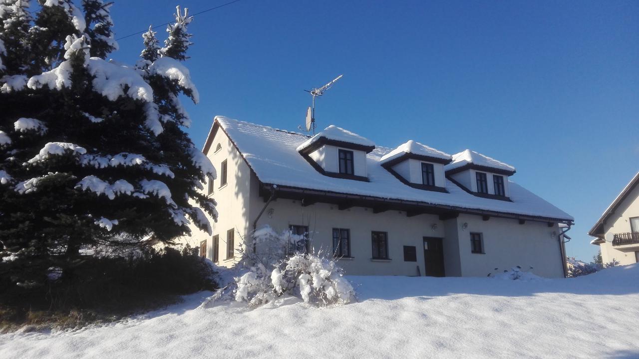 Restaurace A Penzion Jilm Jilemnice Buitenkant foto