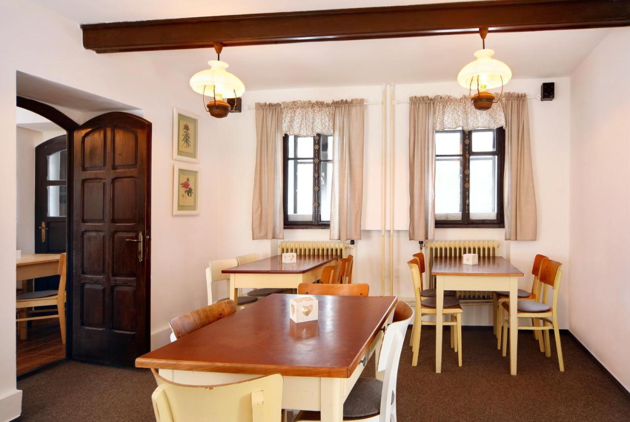 Restaurace A Penzion Jilm Jilemnice Buitenkant foto